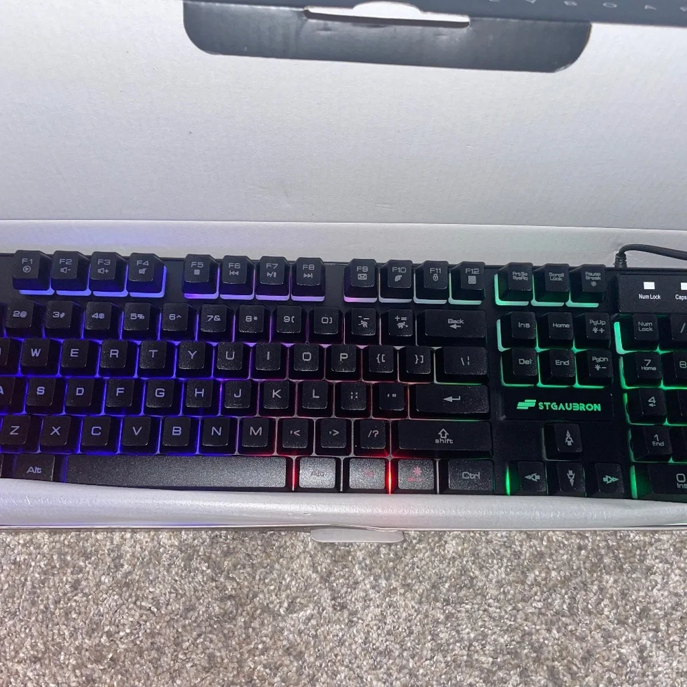 Teclado y Mouse Gamer Nuevo marca STGAUERON